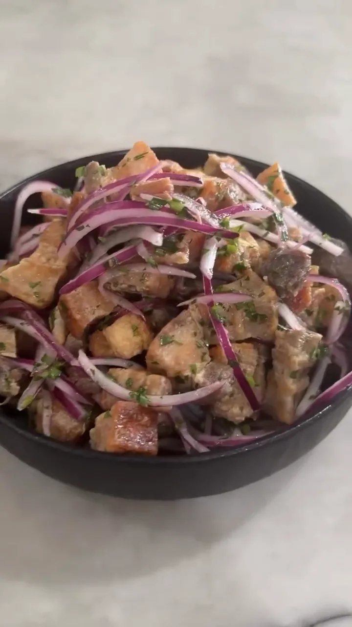 Ceviche de chicharrón de Lo del Jamaliche.